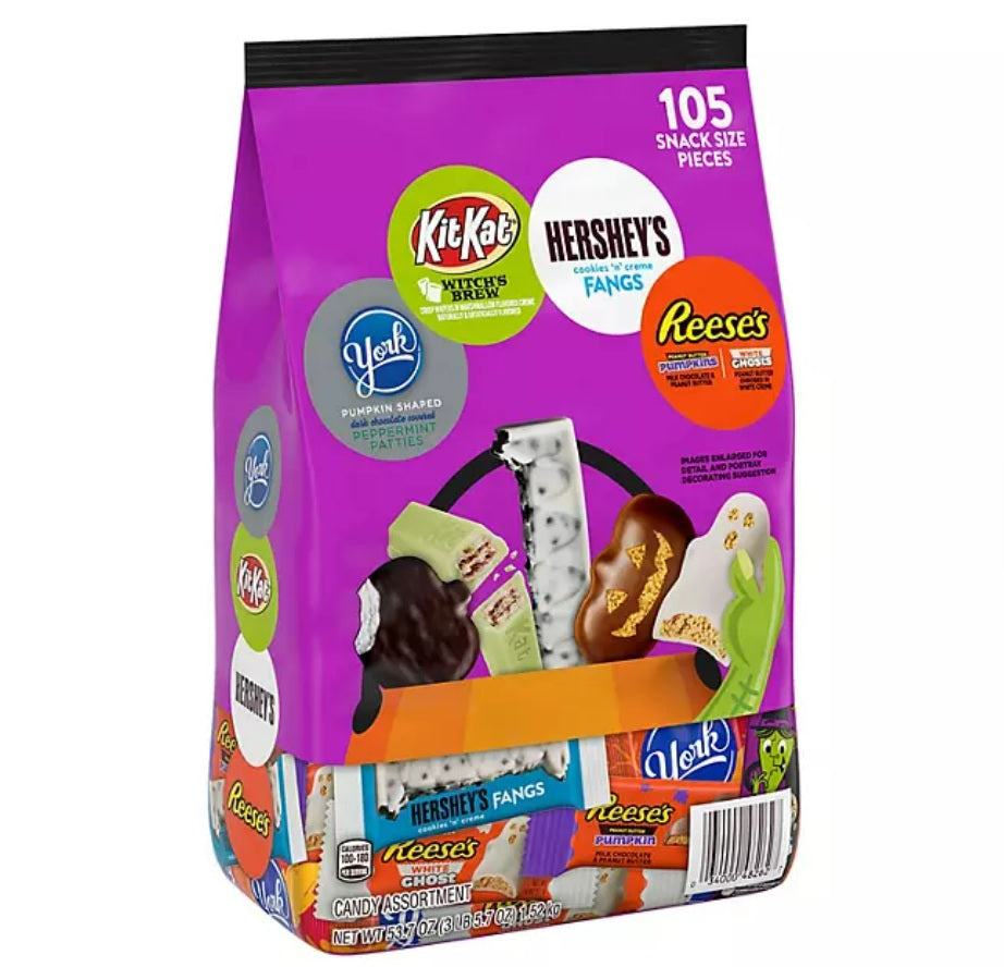Hershey Chocolate & Creme Assortment Snack Size Halloween Candy Bulk Variety Bag - 53.7oz/105ct/1pk
